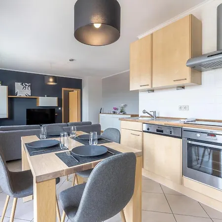 Appartement Bright Modern 1 Bedroom With Private Parking *