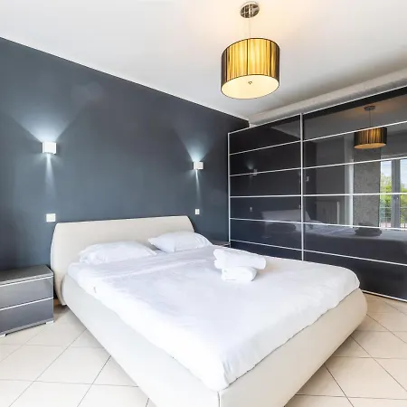 Appartement Bright Modern 1 Bedroom With Private Parking *